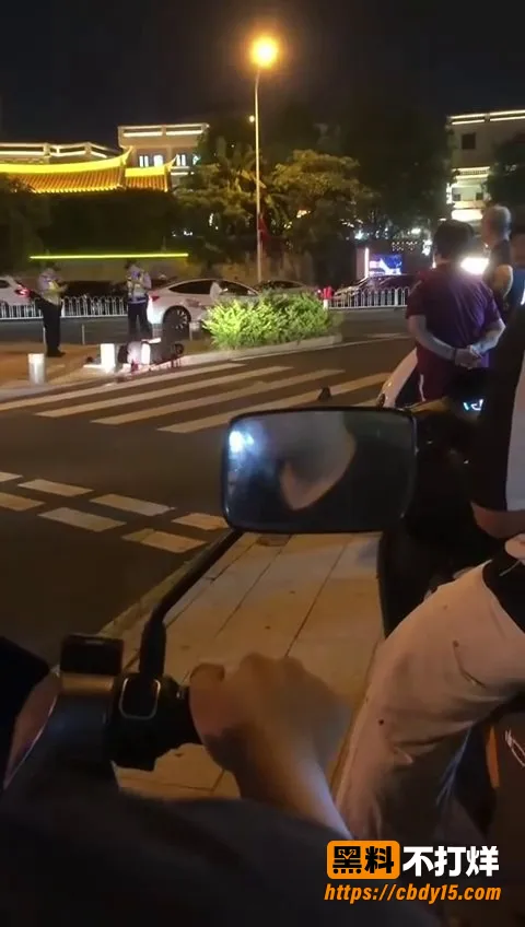 福建石狮八卦街醉汉驾车撞人后行凶 1 1 福建石狮八卦街醉汉驾车撞人后行凶 1 1